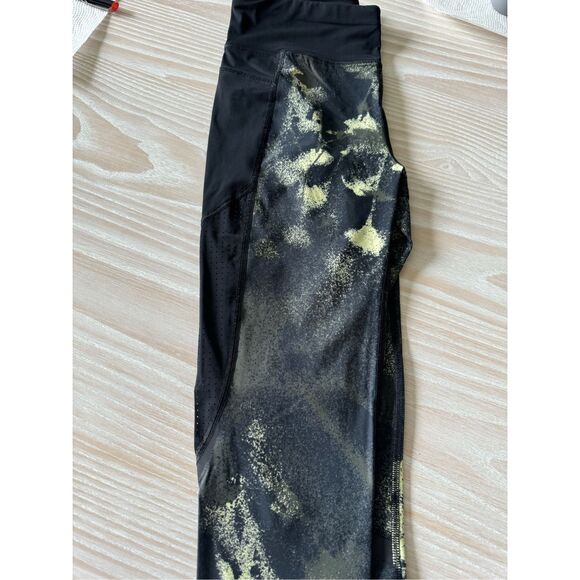 Zero Gravity High-Waisted Running Leggings In All Black Size Medium - Picture 5 of 11